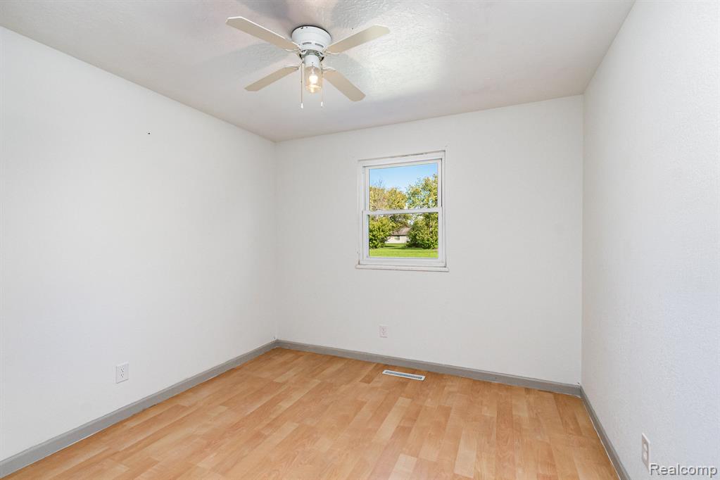 631 Cathay Street, Saginaw, MI 48601 — Photo 8