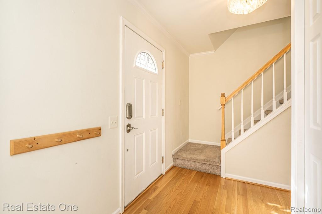 619 Whitney Drive, Rochester Hills, MI 48307 — Photo 7