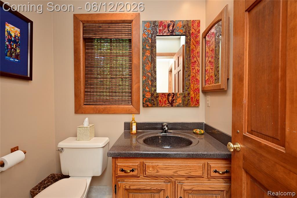 5684 Sussex Court, Troy, MI 48098 — Photo 20