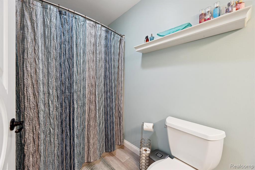 9762 Dickerson Court, South Lyon, MI 48178 — Photo 32