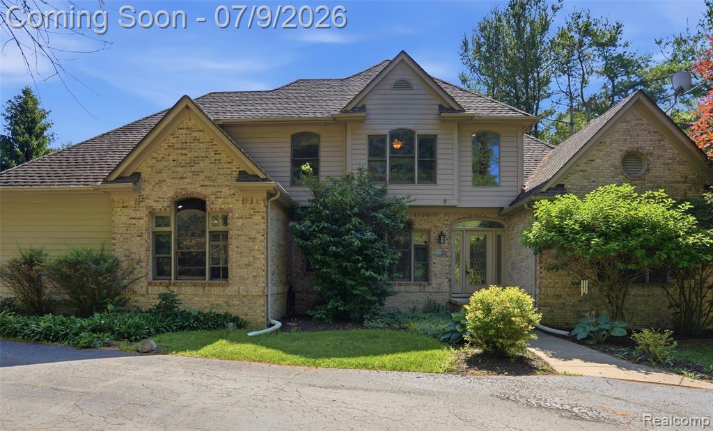 9326 Foley Crossing, Fenton, MI 48430 — front exterior