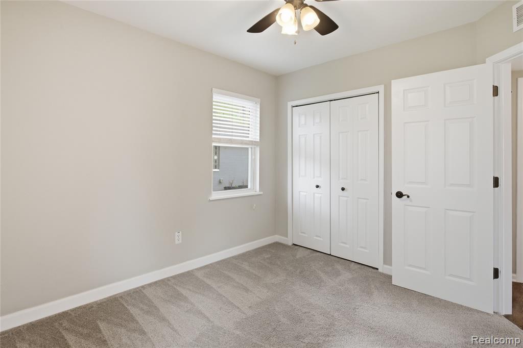 1271 E Barrett Avenue, Madison Heights, MI 48071 — Photo 23