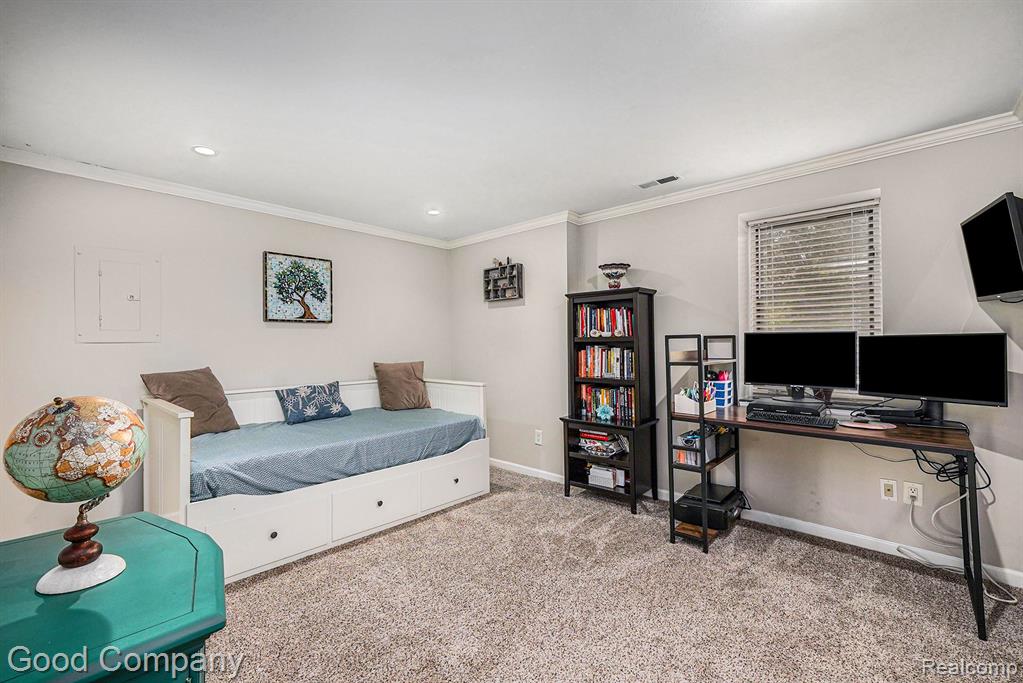 47595 Frederick Road, Shelby Twp, MI 48317 — Photo 13