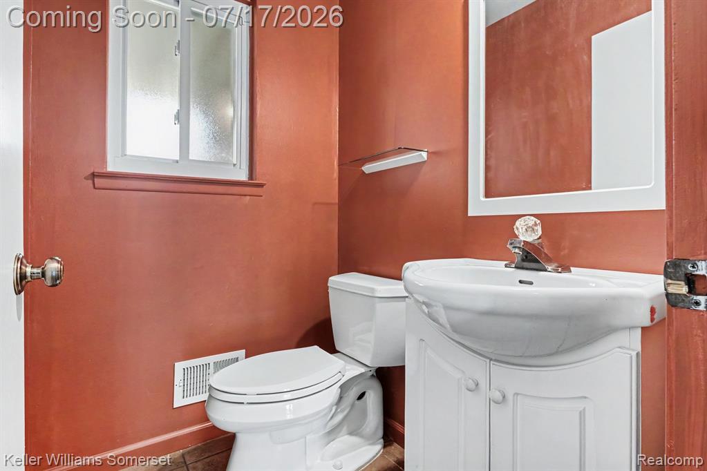 4023 Anthony Drive, Sterling Heights, MI 48310 — Photo 17