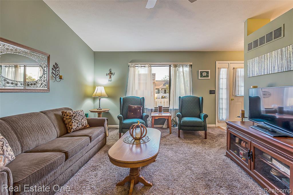 62351 ARLINGTON Circle, 1, South Lyon, MI 48178 — Photo 13
