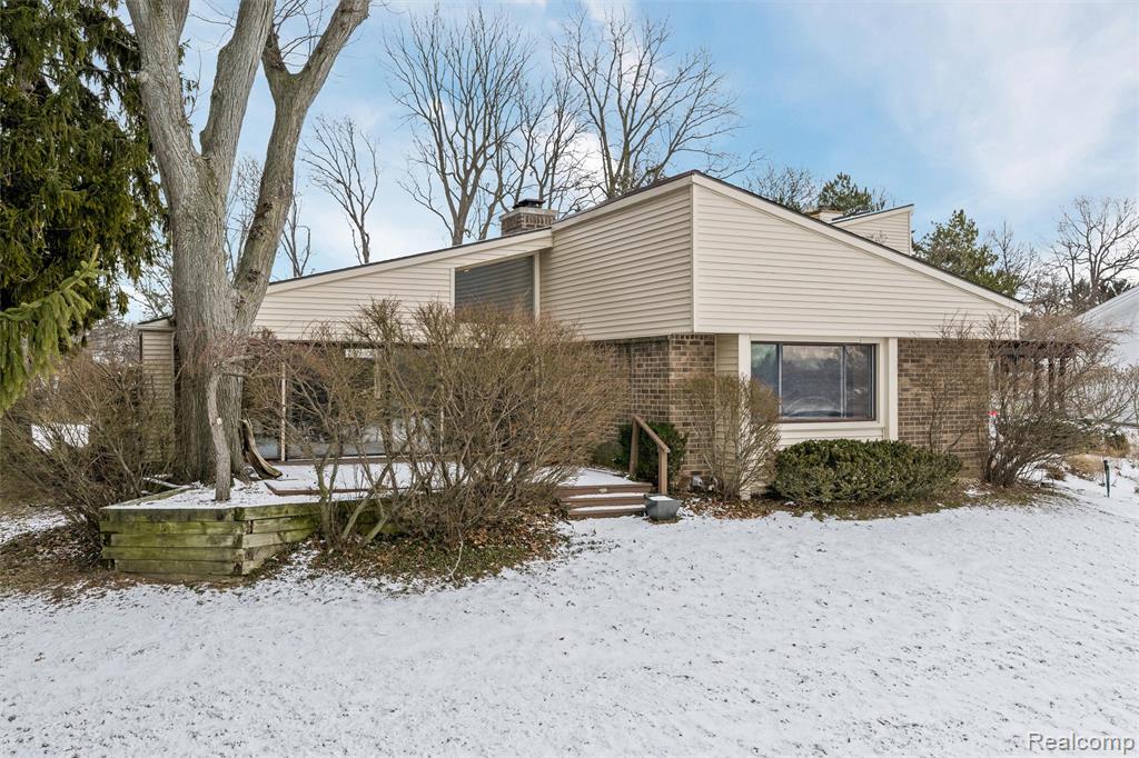 4260 Wabeek Lake Drive S, Bloomfield Hills, MI 48302 — Photo 32