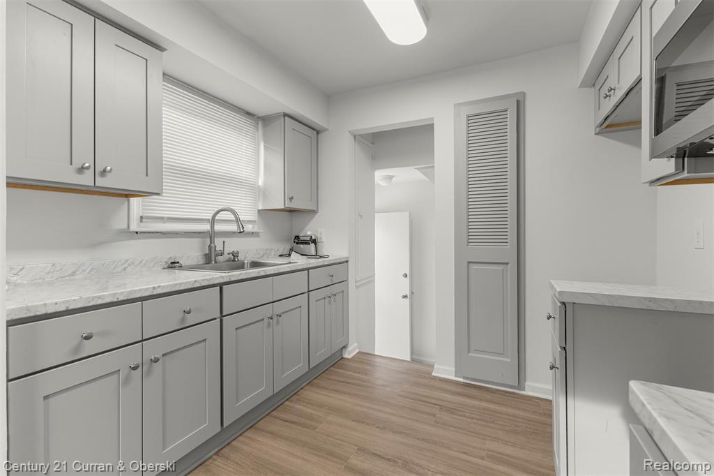 7609 Stout, Detroit, MI 48228 — Photo 12