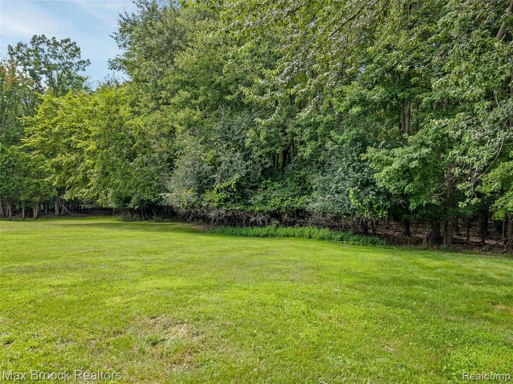 5495 Kingsfield Drive, West Bloomfield, MI — Photo 39