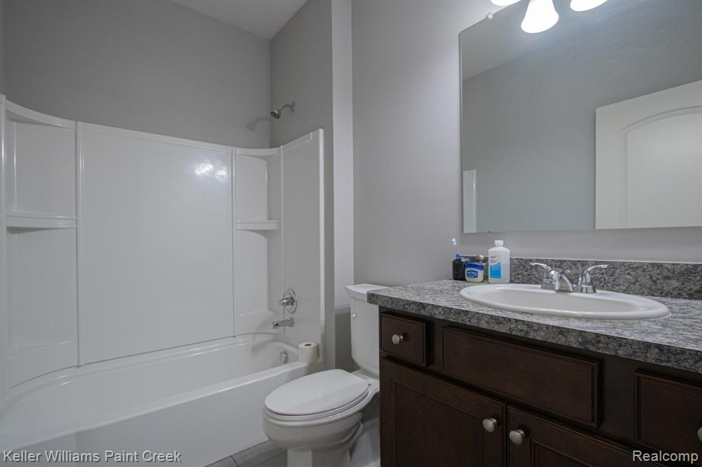 49231 Hanna Court, Macomb, MI 48042 — Photo 13