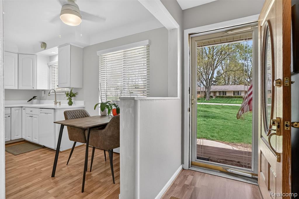 95 Windsor Road, Rochester Hills, MI 48307 — Photo 11