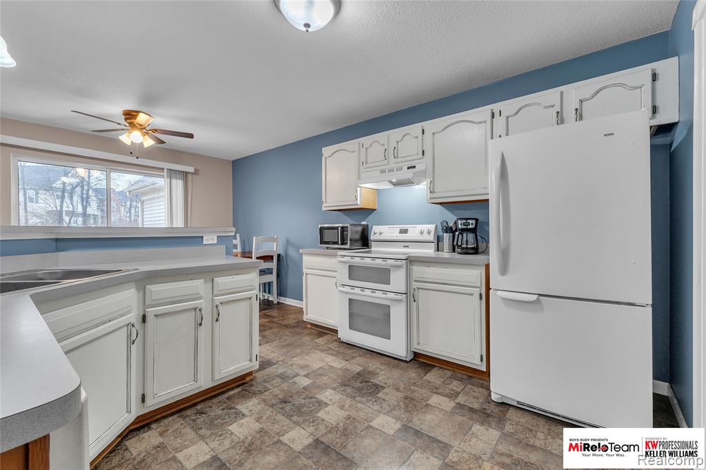 4516 Willow View Court, Howell, MI 48843 — Photo 11