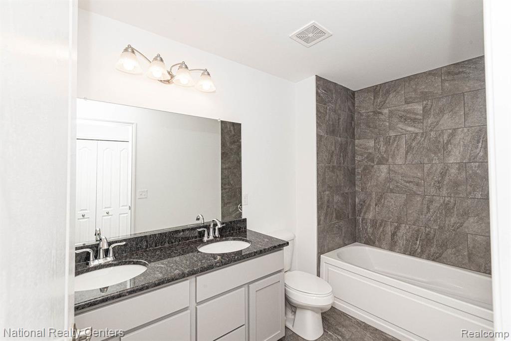 10475 Valley Drive, Goodrich Vlg, MI — Photo 20