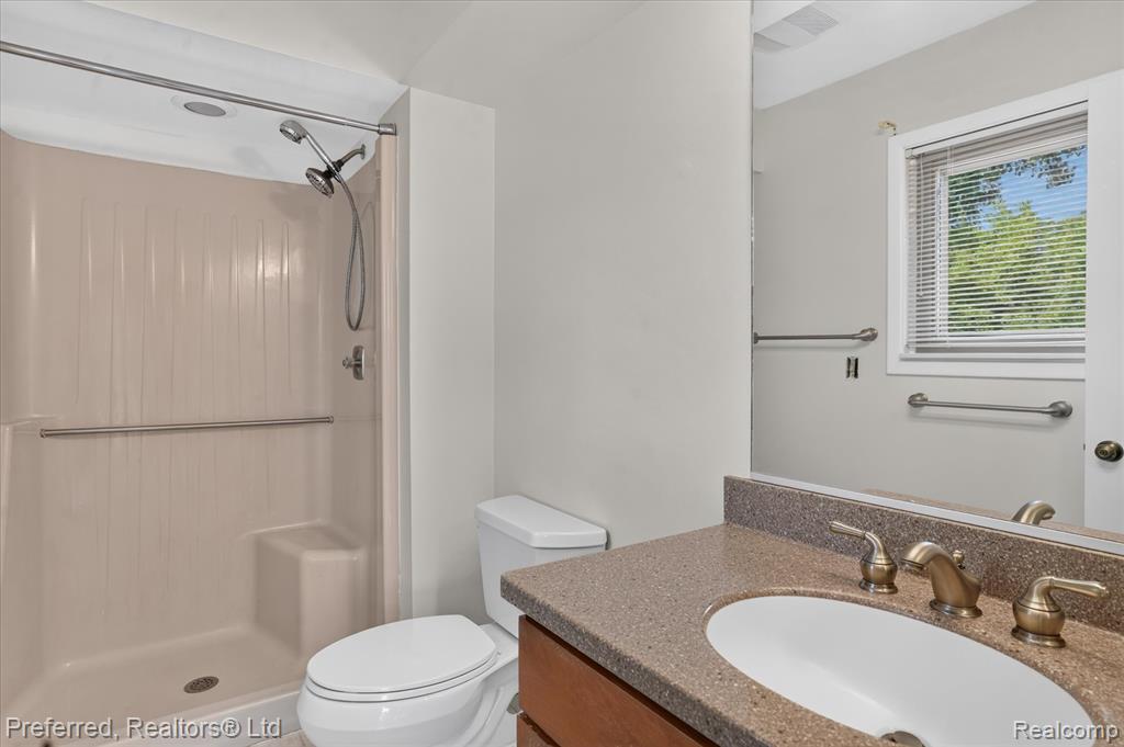 5524 Lawrence Court, Pinckney, MI 48169 — Photo 22
