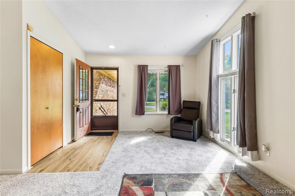 914 North Road, Fenton, MI 48430 — Photo 13