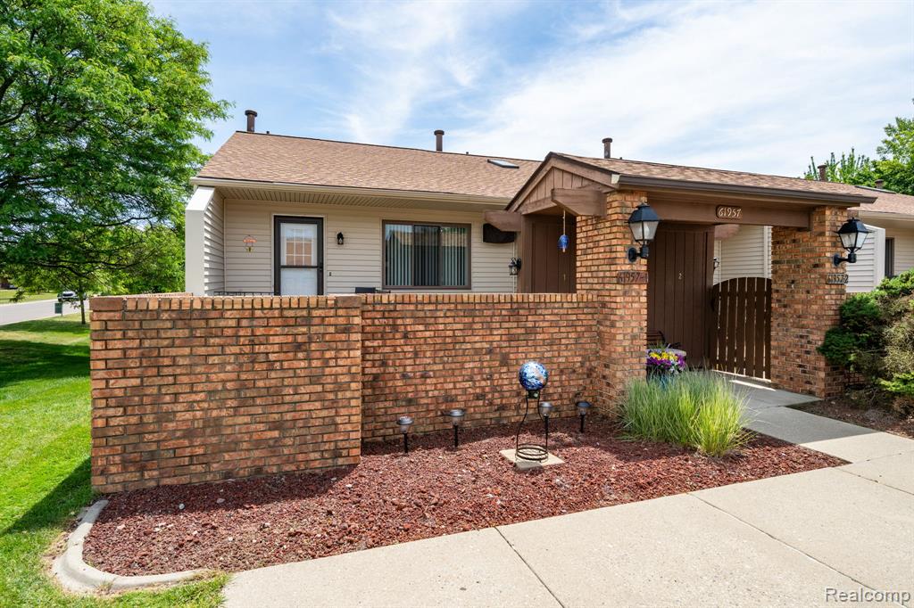 61957 Ticonderoga Drive, 1, South Lyon, MI 48178 — Photo 4