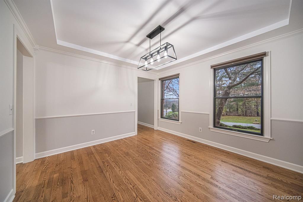 695 HERITAGE Drive, Milford, MI 48381 — Photo 4