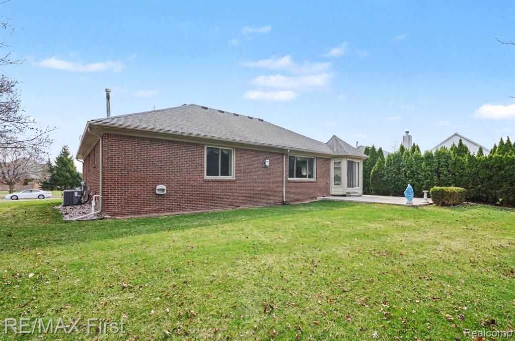 47985 Fox Chase Court, Shelby Twp, MI 48315 — Photo 23