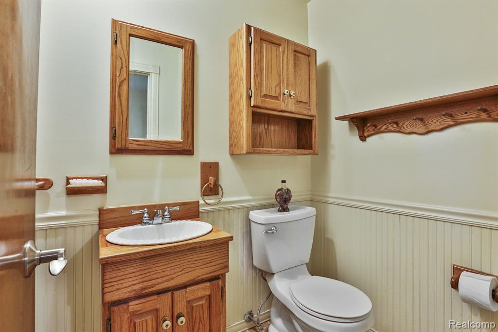 4251 WASHINGTON CRESCENT Drive, Troy, MI 48085 — Photo 19