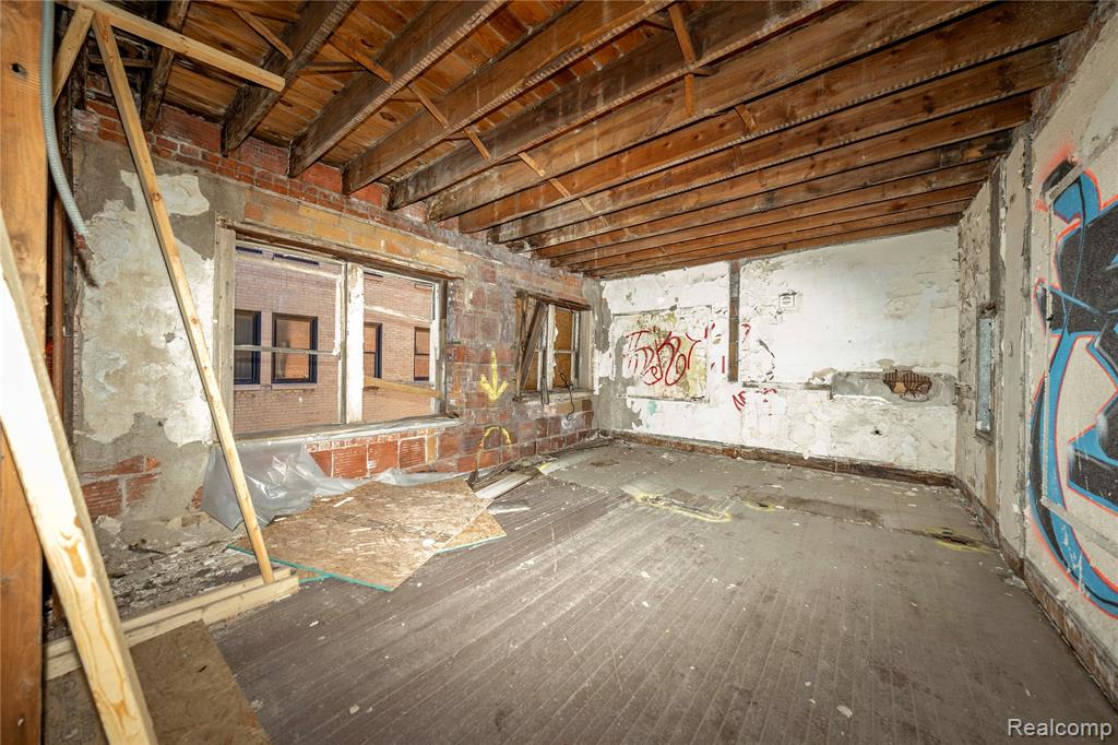 69 Seward Street, Detroit, MI 48202 — Photo 16