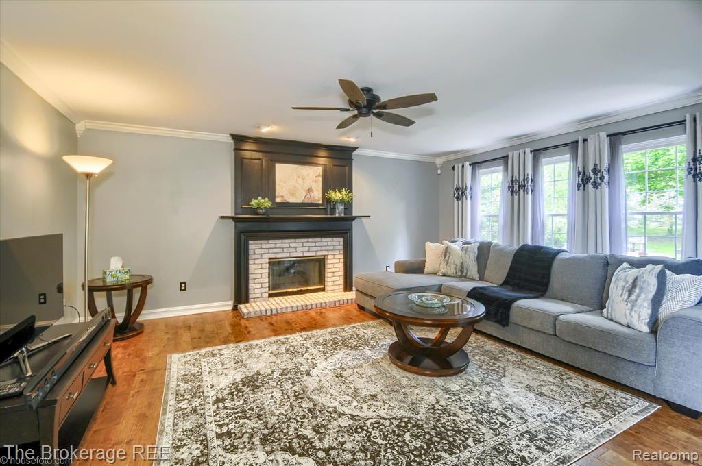 4449 Brighton Drive, Grand Blanc, MI 48439 — Photo 17