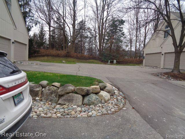 29441 LAUREL Drive, Farmington Hills, MI 48331 — Photo 64