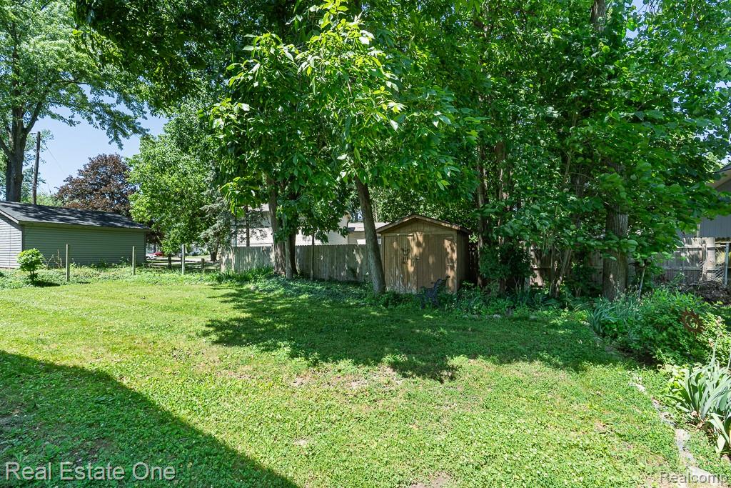 4644 Charest Avenue, Waterford, MI 48327 — Photo 6