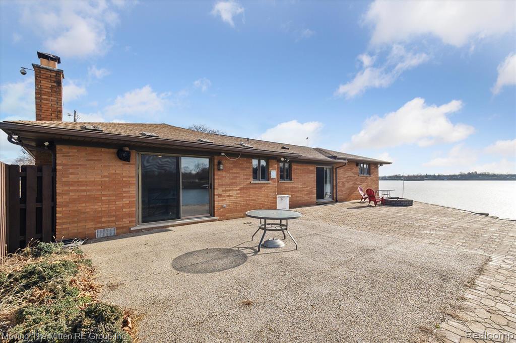 47853 N SHORE Drive, Van Buren, MI 48111 — Photo 37