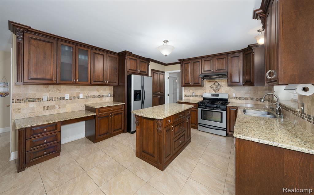 5824 HATHAWAY Road, Canton, MI 48187 — Photo 11