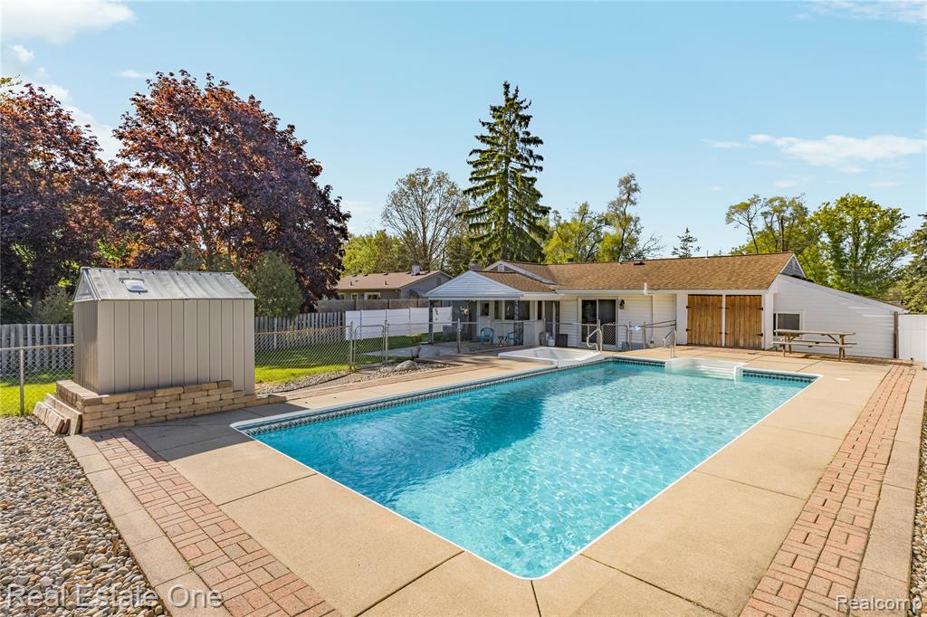 1825 Luneta, Commerce Twp, MI 48382 — Photo 34