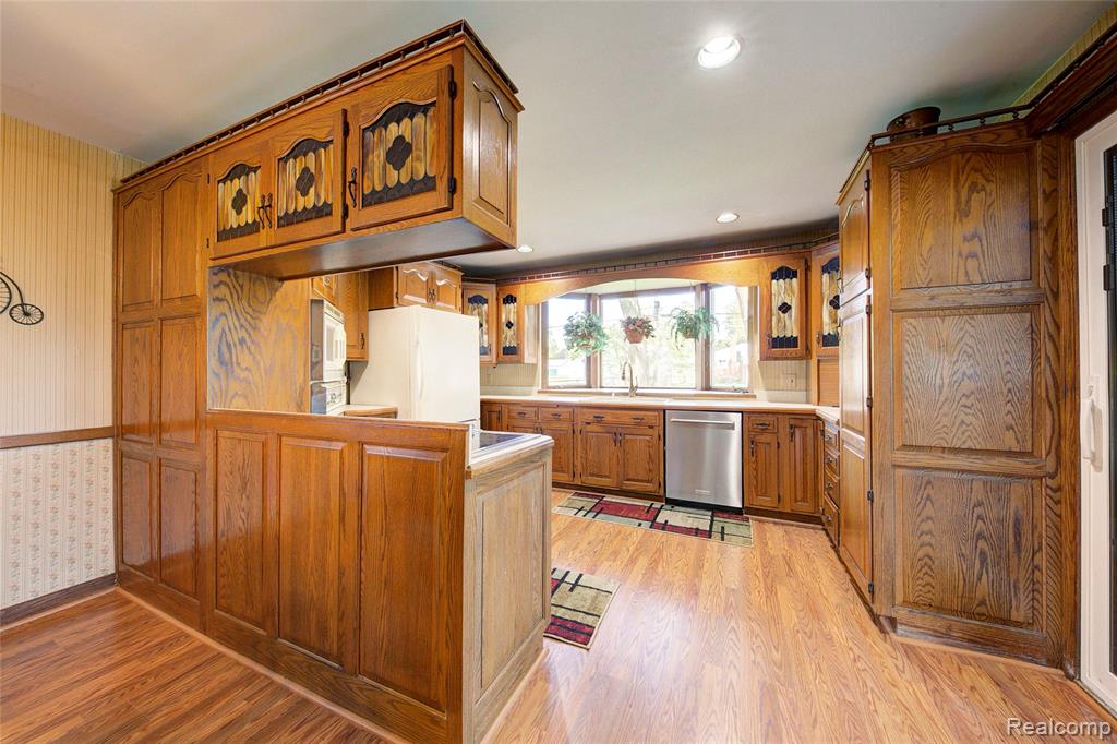 5489 Academy Street, Dearborn Heights, MI 48125 — Photo 24