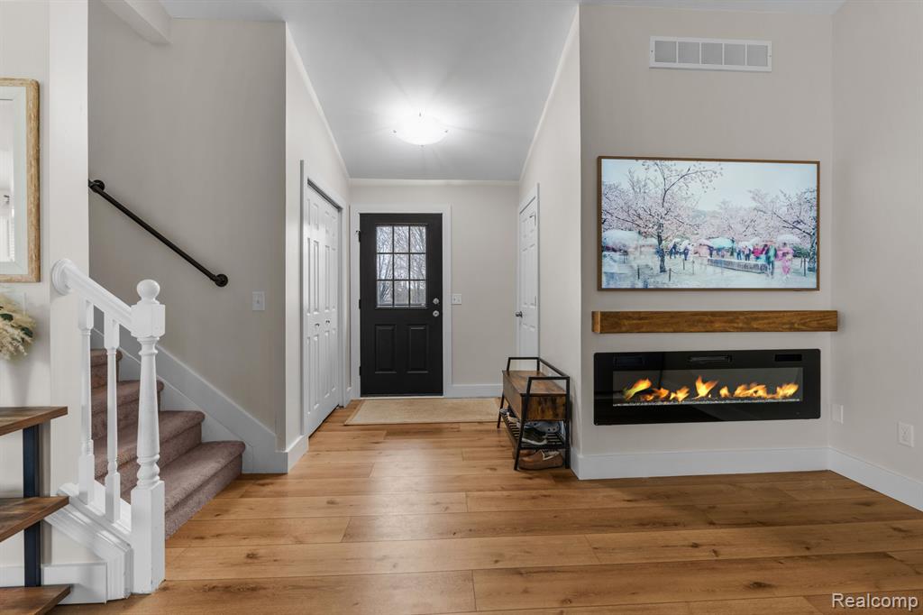 6480 CRESTVIEW Drive, Holly, MI 48442 — Photo 4