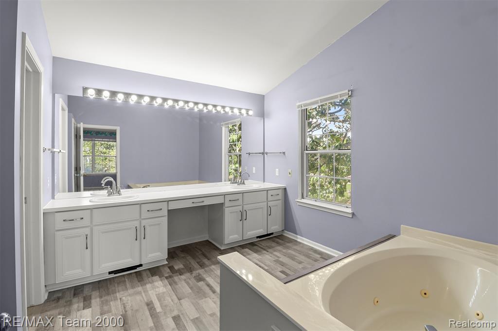 45225 Yorkshire Drive, Novi, MI — Photo 26