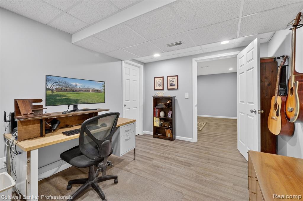 4380 Warwick Circle Drive, Grand Blanc, MI 48439 — Photo 23