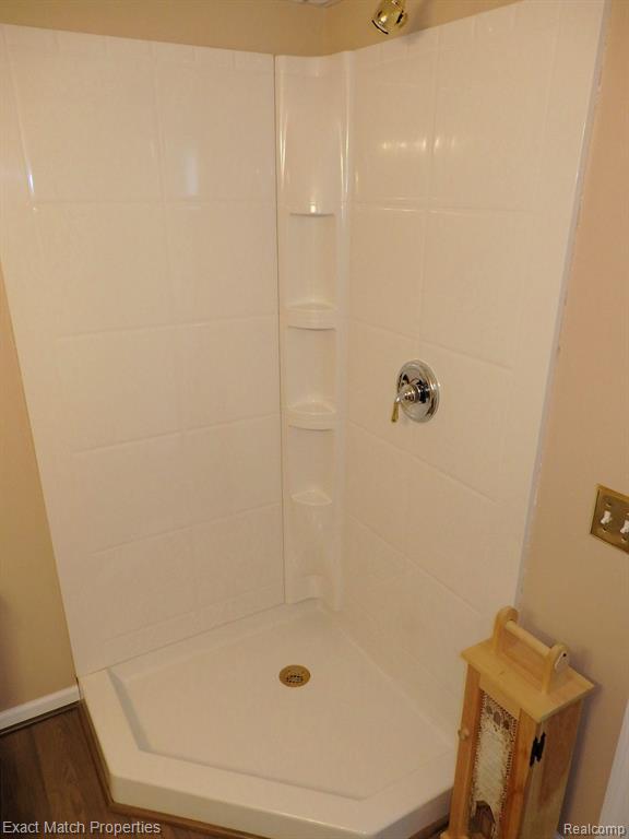7180 HOWELL Avenue, Waterford, MI 48327 — Photo 42