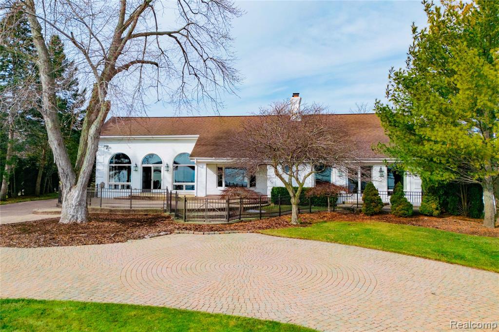 21774 East River Road, Grosse Ile, MI 48138 — Photo 4