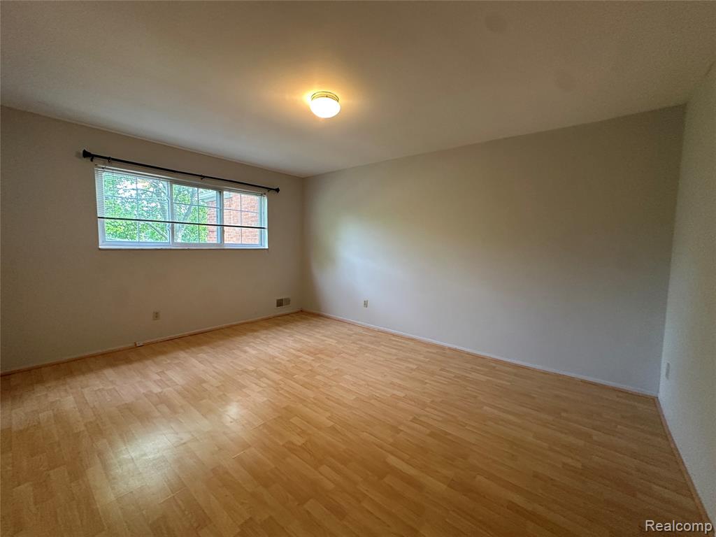 628 E Fox Hills Drive, Bloomfield Hills, MI 48304 — Photo 10