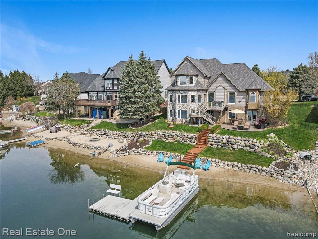 566 BAY POINTE Drive, Oxford, MI 48371 — Photo 69