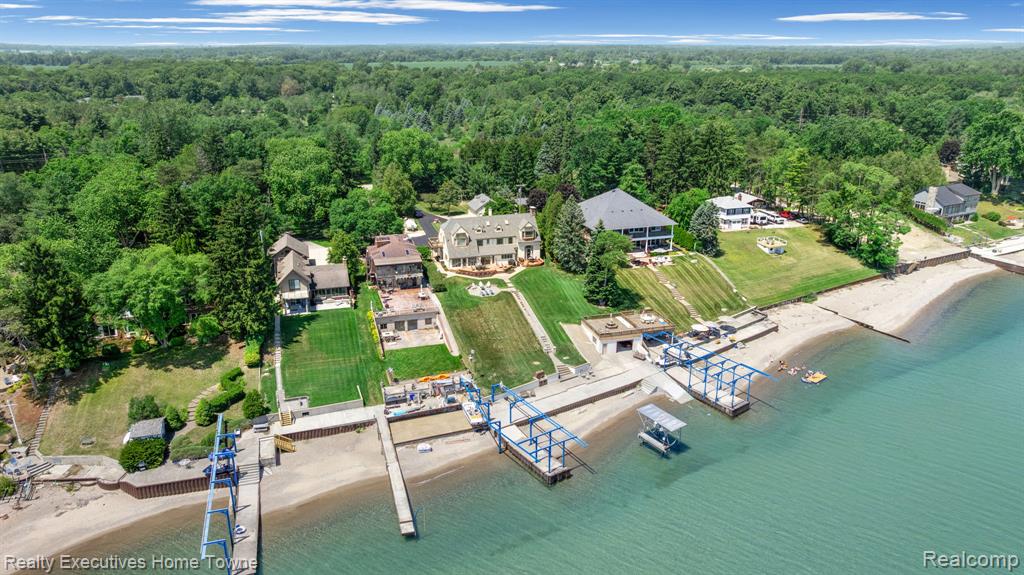 8308 Lakeshore, Burtchville, MI 48059 — Photo 19