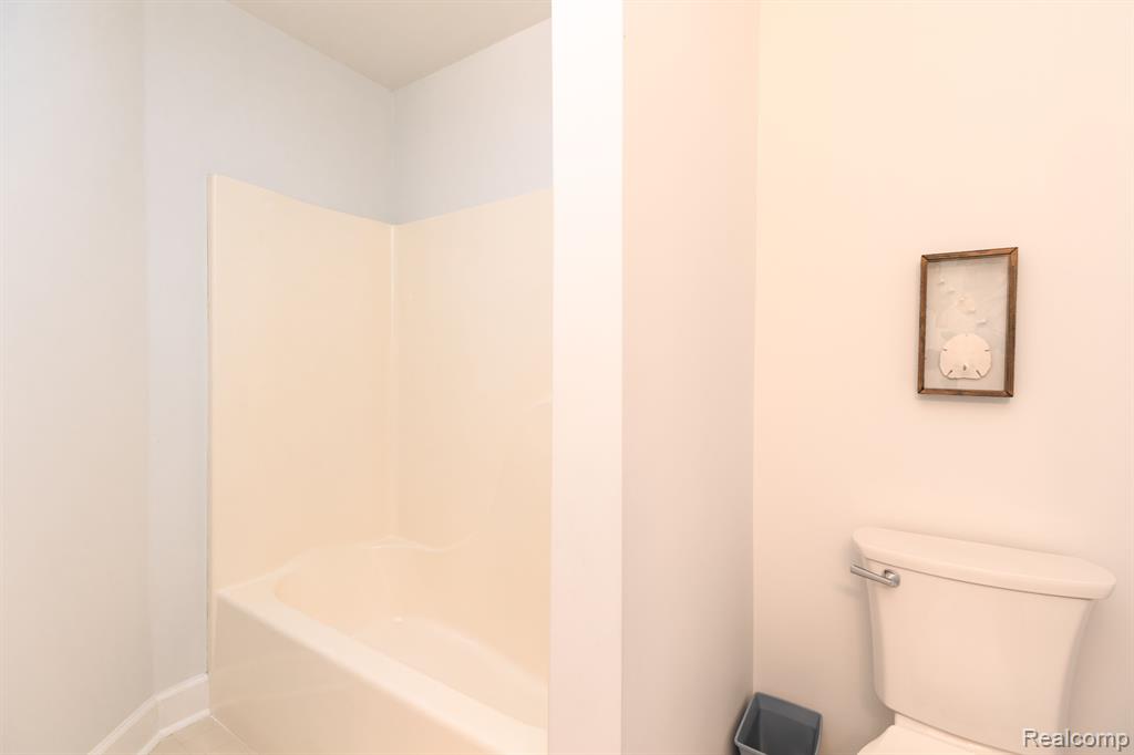 8187 GRAYS Drive, B3, Grosse Ile, MI 48138 — Photo 15