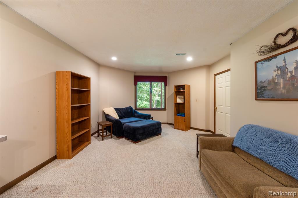 6939 West Ridge Drive, Brighton, MI 48116 — Photo 48