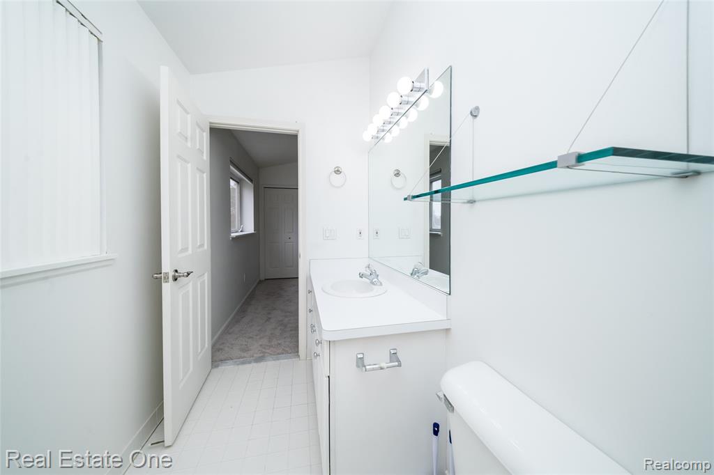 24099 Tana Court, Farmington, MI 48335 — Photo 40