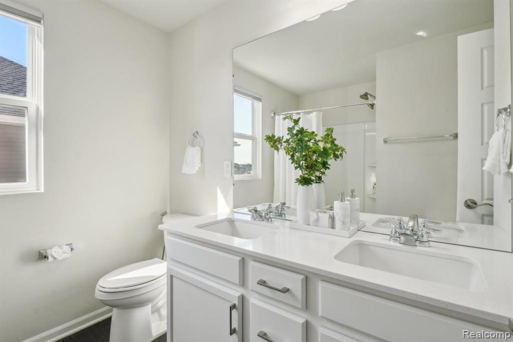 2466 MEADOW HILLS Drive, Ann Arbor, MI 48108 — Photo 41