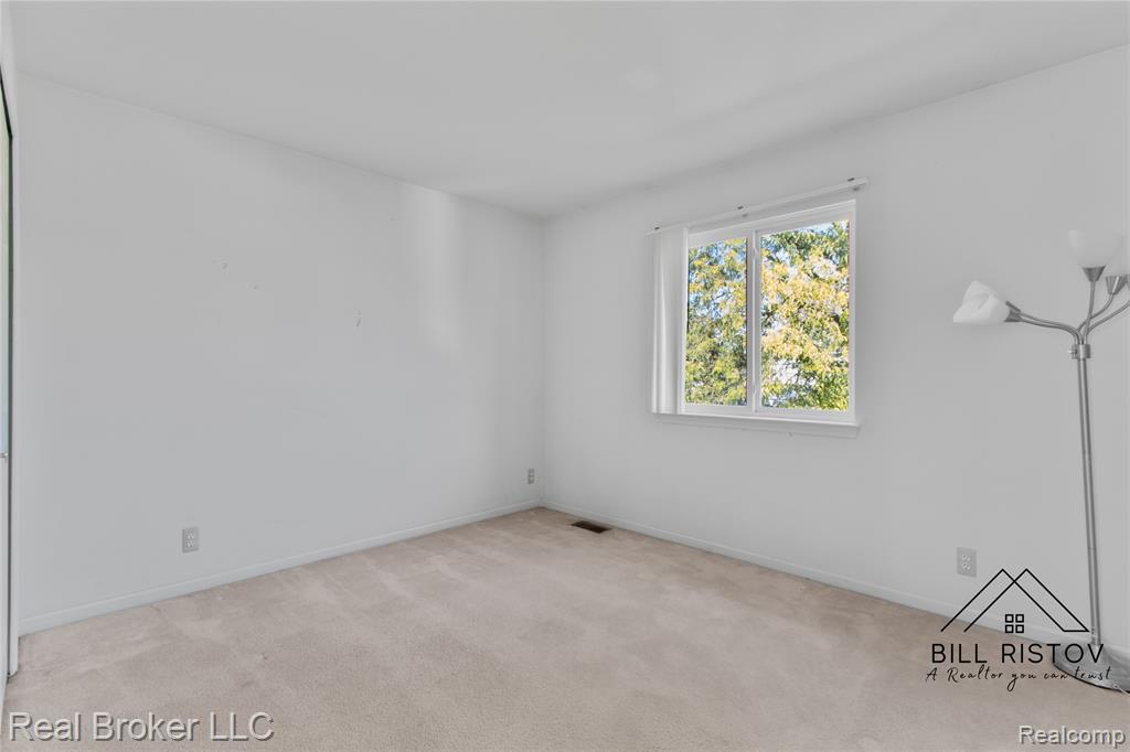 423 Dewey Street, Royal Oak, MI 48067 — Photo 21