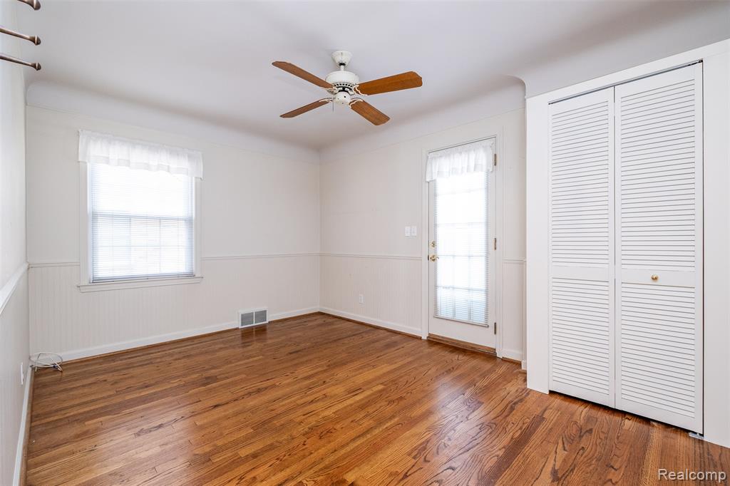 32210 Sheridan Drive, Beverly Hills, MI 48025 — Photo 12