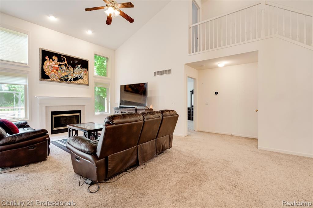 5958 Lochmore Drive, Commerce Twp, MI 48382 — Photo 20