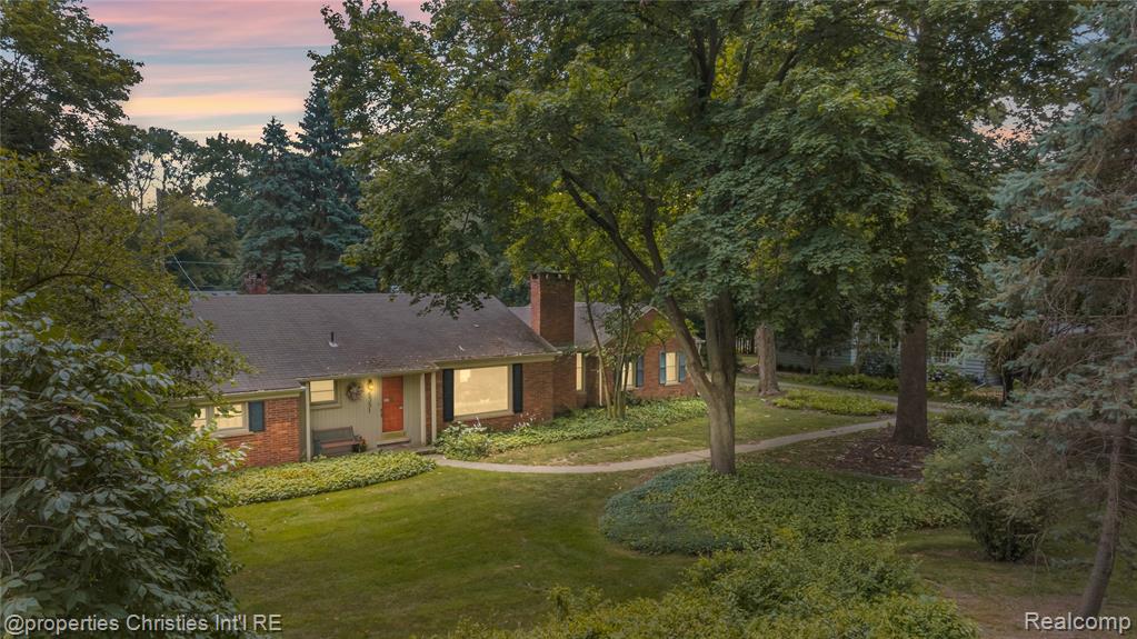 6391 Wing Lake Road, Bloomfield Hills, MI 48301 — Photo 2