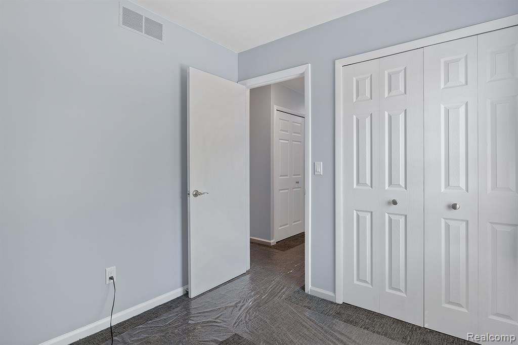 8387 LAKEVIEW Court, Ypsilanti, MI 48198 — Photo 14