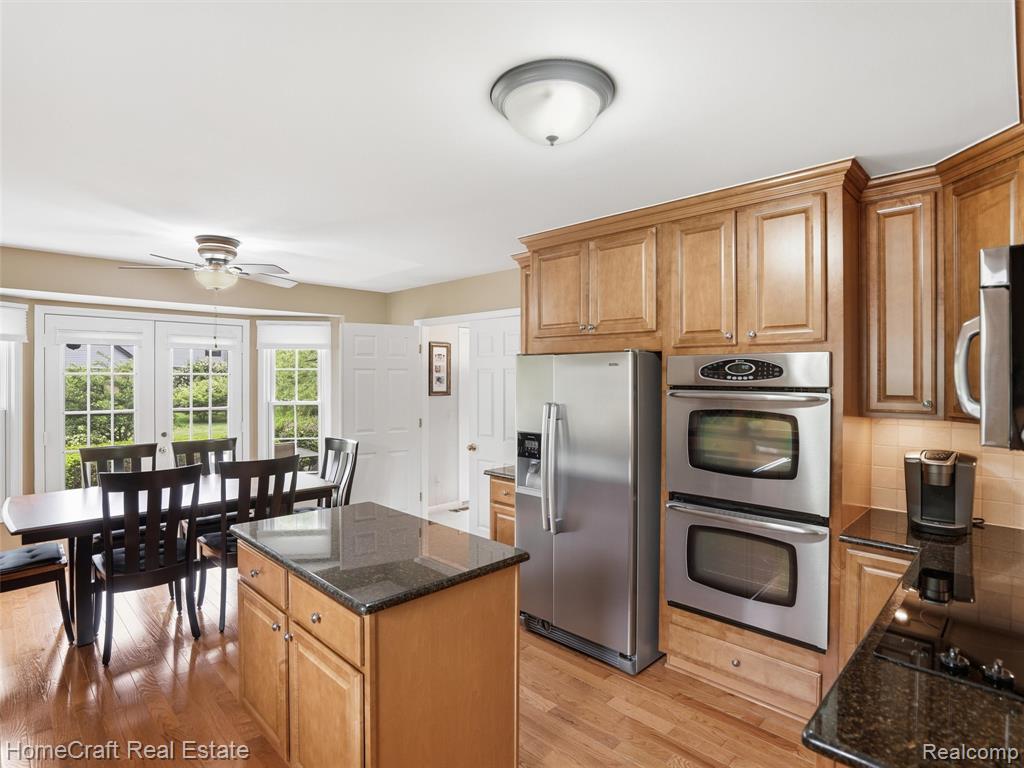 45088 DANBURY Road, Canton, MI 48188 — Photo 16