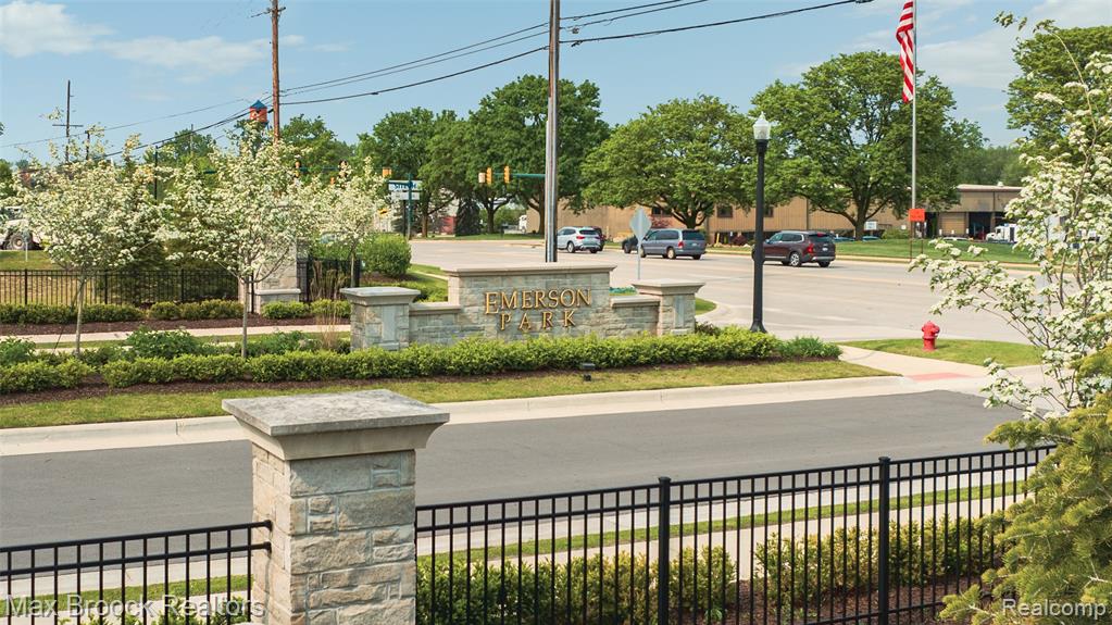 43474 CHANCELLOR Lane SE, Novi, MI — Photo 35