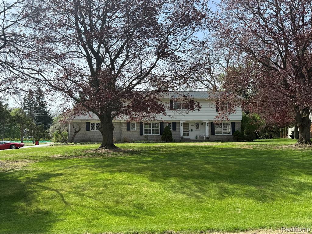 26023 Meadow Drive, Franklin, MI 48025